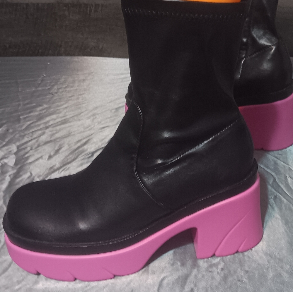 Cape Robbin Black and Pink Platform Boots Sz. 9
